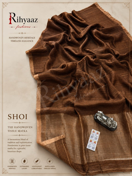 Shoi Inchi Par Tissue Resham Matka saree with elegant traditional border and running blouse piece by Rihyaaz.