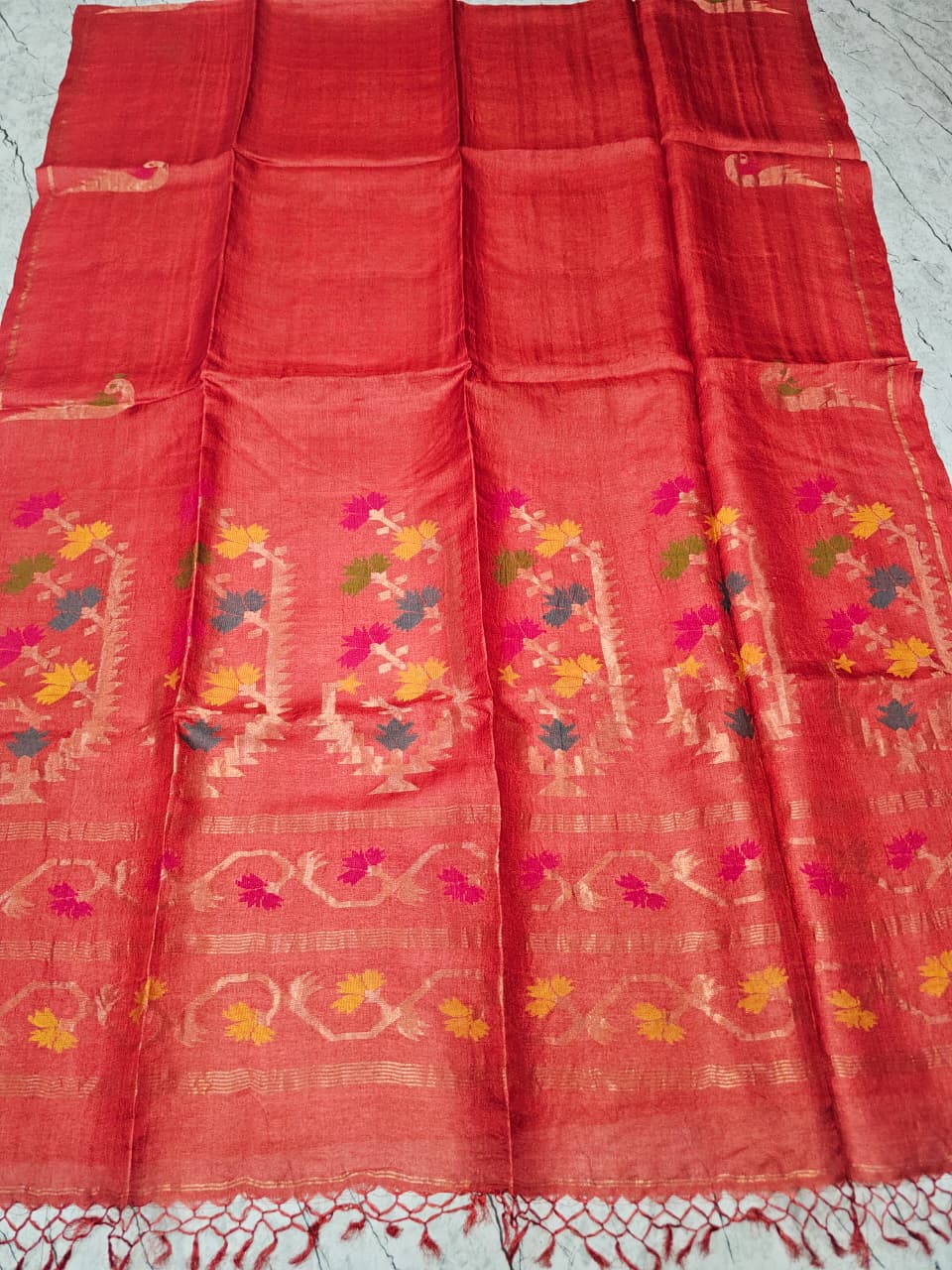 Rajeswari pure Tussar by Tussar hand-woven Jamdani saree with intricate needlework and floral motifs, and running blouse piece – Rihyaaz