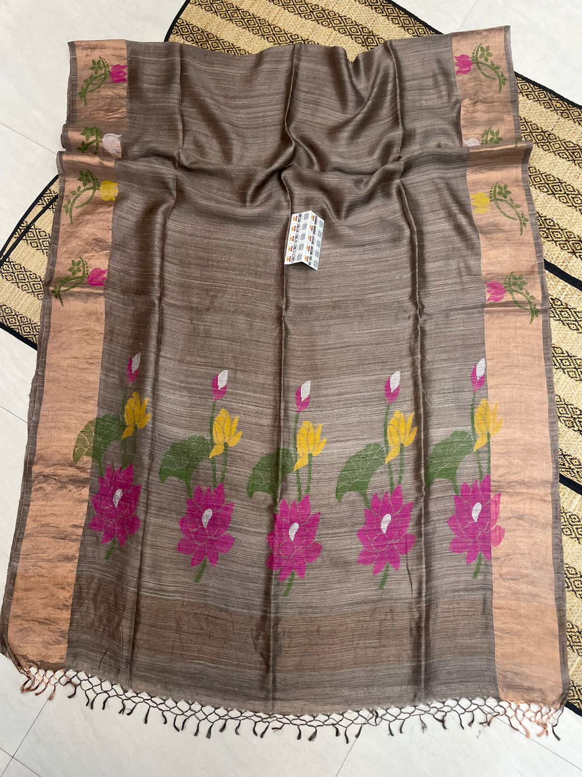 Nilot 100% pure Wash Matka Silk Jamdani saree with running blouse piece, Government Silk Mark certified | Rihyaaz