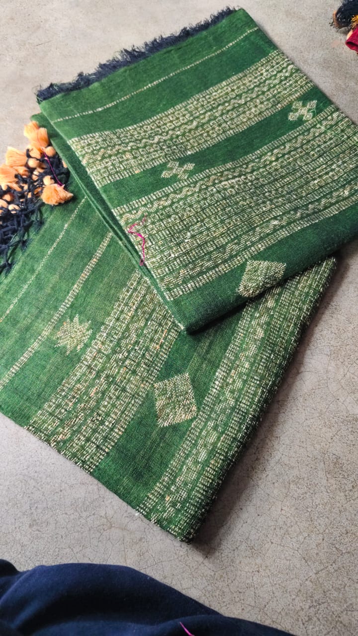 Bakul linen Baluchari suit and dupatta with intricate Ghicha weaving by Rihyaaz