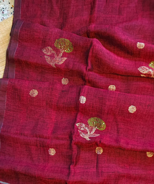 Rukh Pure Linen by Linen handwoven floral motif Jamdani saree with sequence work on motifs and pallu, needlework butta and blouse piece by Rihyaaz