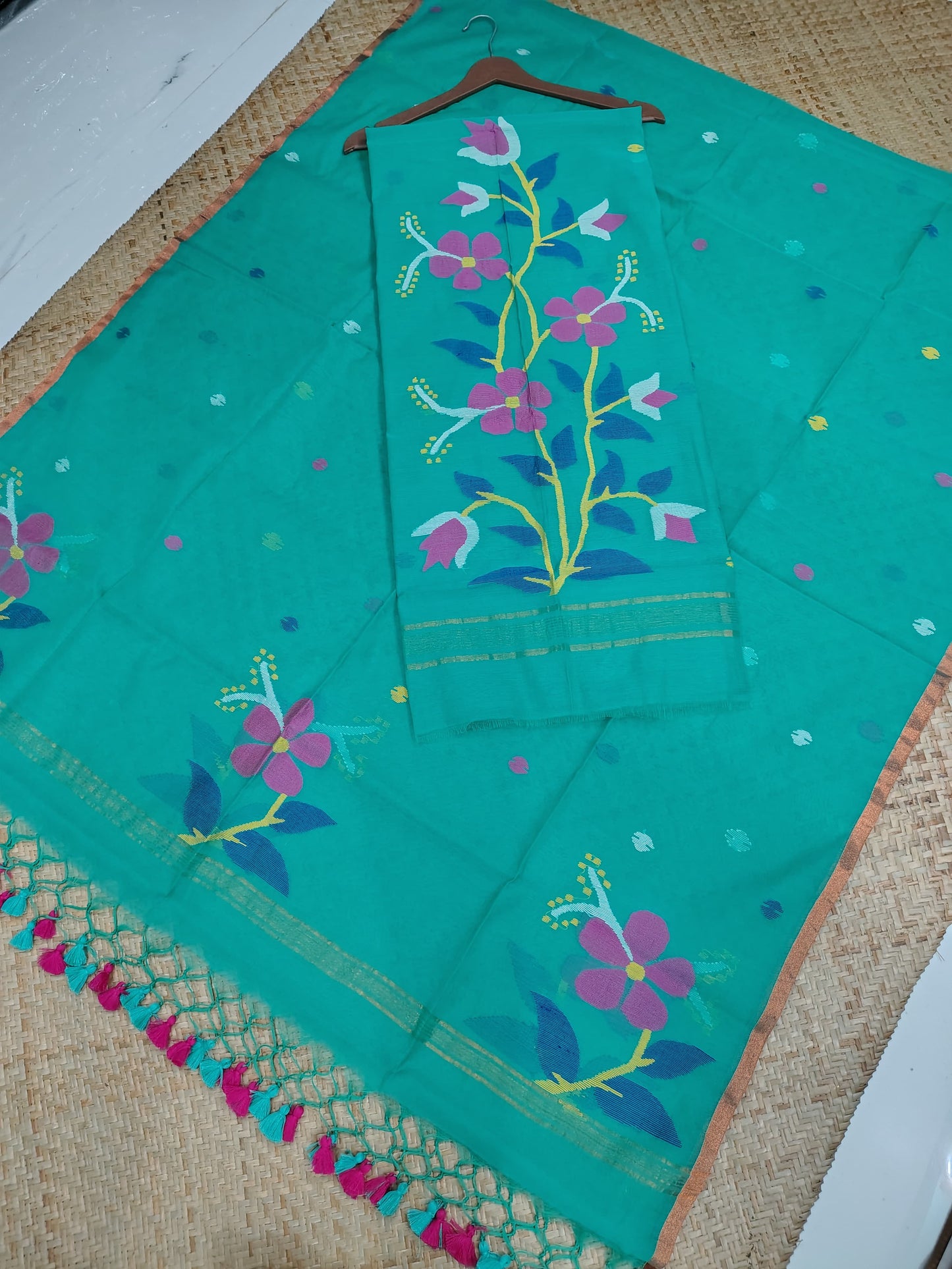 Joba Maslin Jamdani handwoven suit with 2.5-meter top and 2.5-meter tassel-finished dupatta by Rihyaaz.