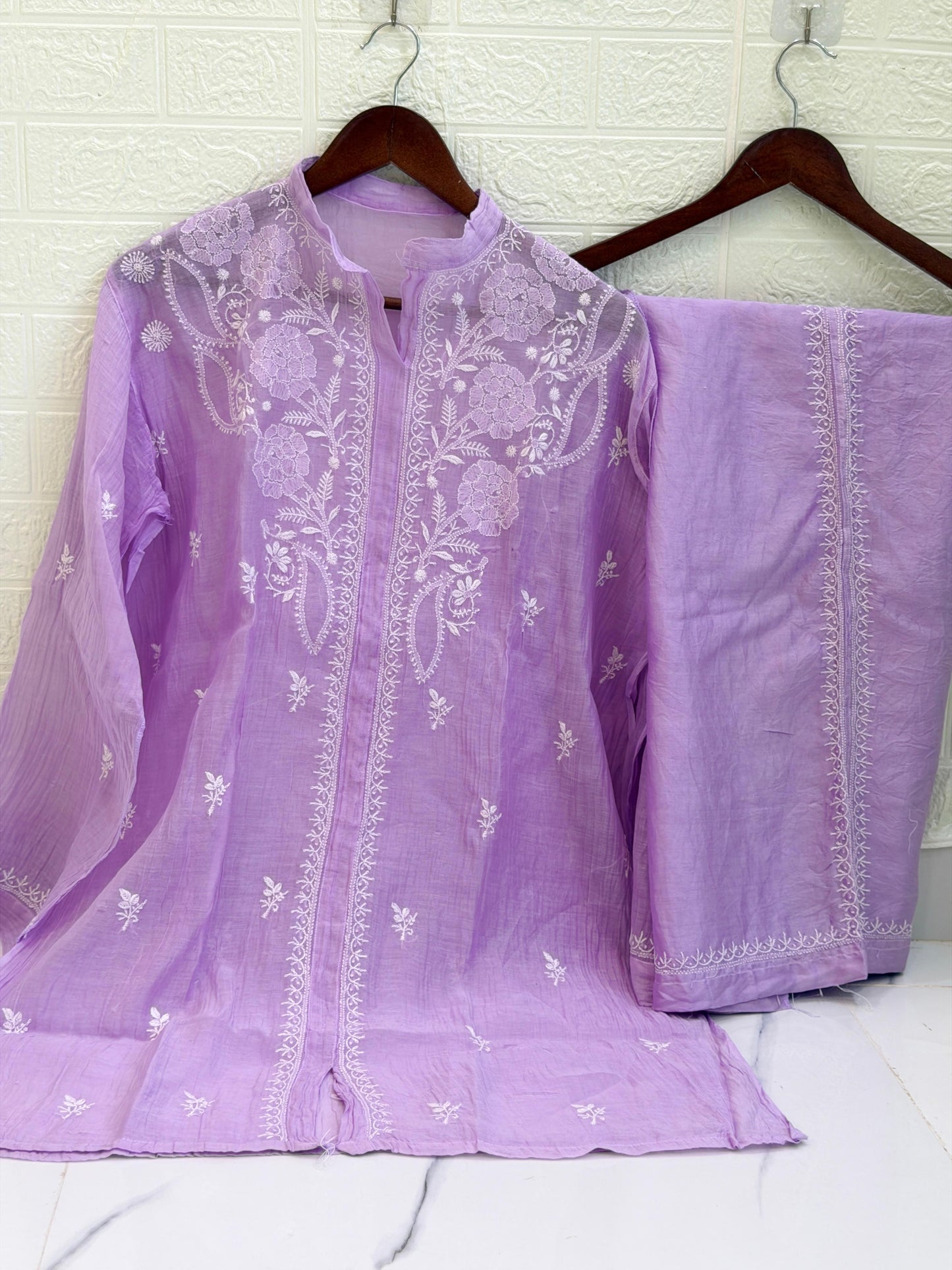 Luxurious Hand-Embroidered Chikankari Suit Set: Pure Mul Chanderi Shirt & Chanderi Silk Pant