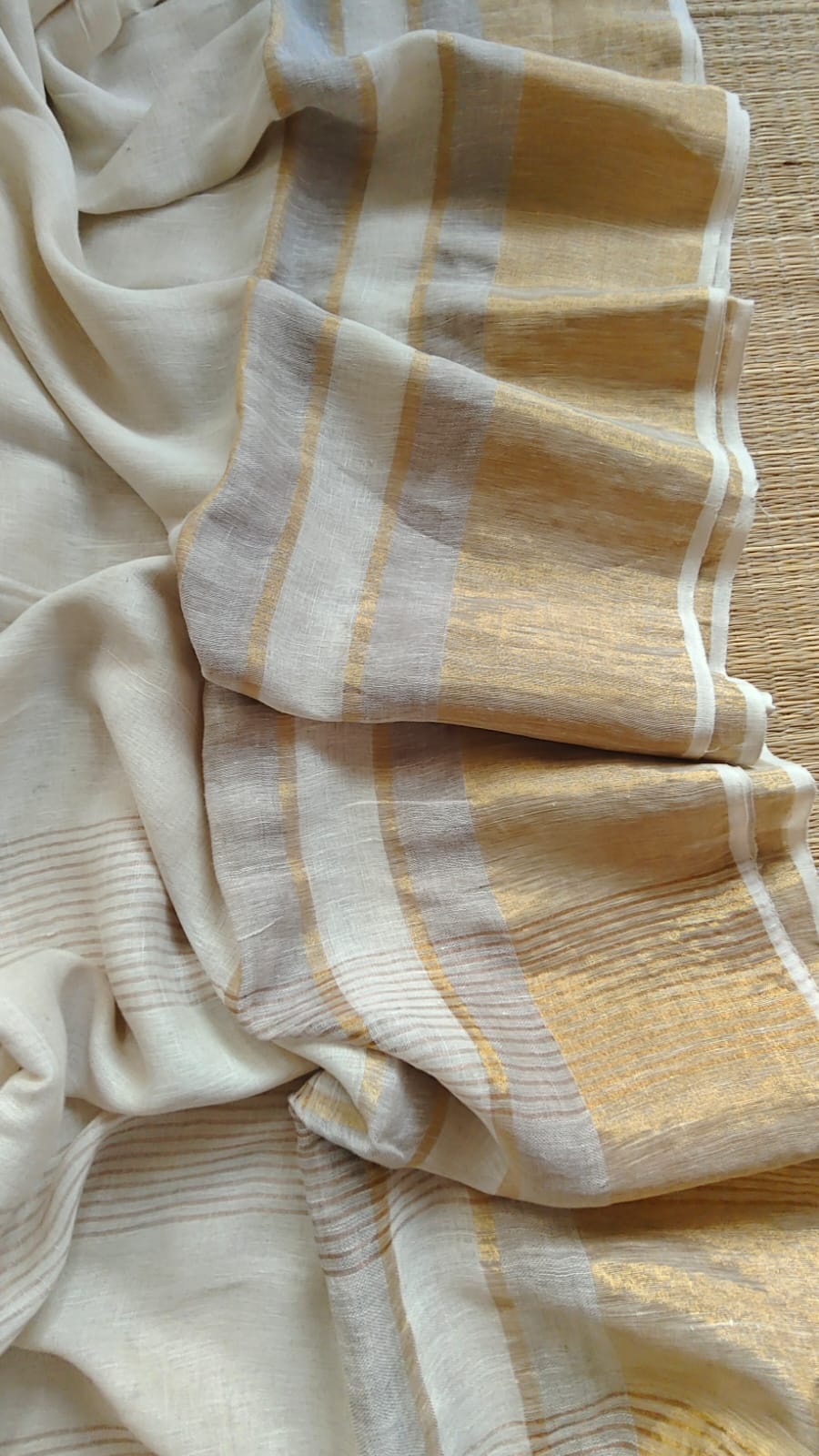 Revathi Pure Jayashree Linen Handwoven Saree with Dual Border & Zari Stripe Pallu | Rihyaaz