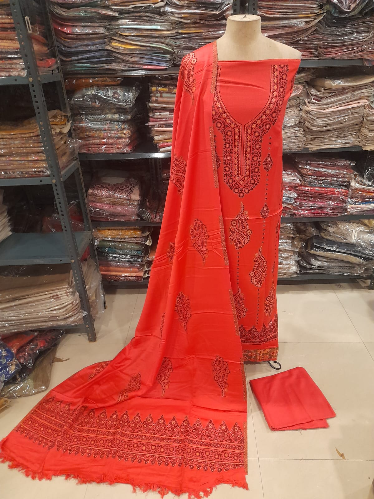 Gulrukhsaar – New Winter Collection | Pure Wool Jamawar Weaving Suit