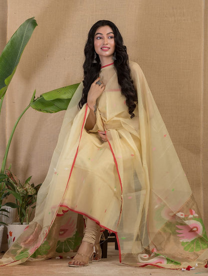 Muslin Paithani Jamdani handwoven suit set with 2.5 meter top and matching 2.5 meter tassel dupatta by Rihyaaz.