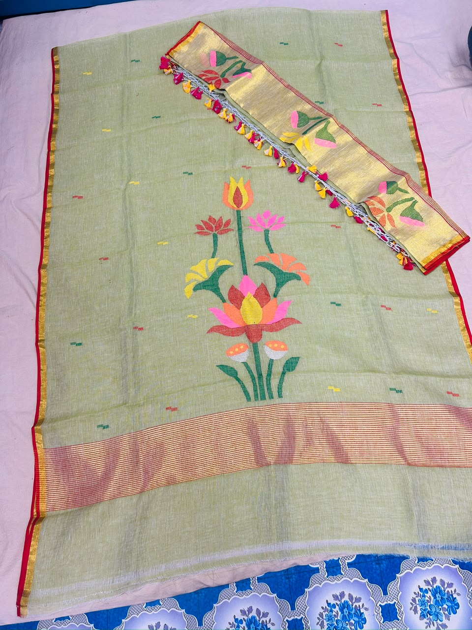 Linen Jamdani suit set by Rihyaaz featuring 2.5 metre top fabric and dupatta, showcasing elegant traditional Jamdani weaving and handcrafted ethnic design.