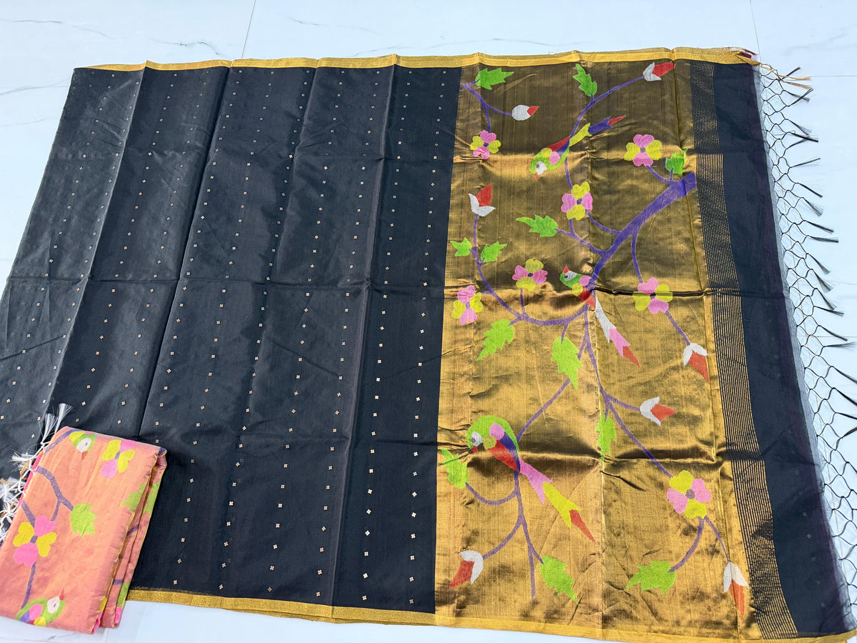 Tehni black sequin weaved Muslin Paithani saree by Rihyaaz, elegant traditional festive saree with intricate Paithani weaving and all-over weaved sequin detailing.