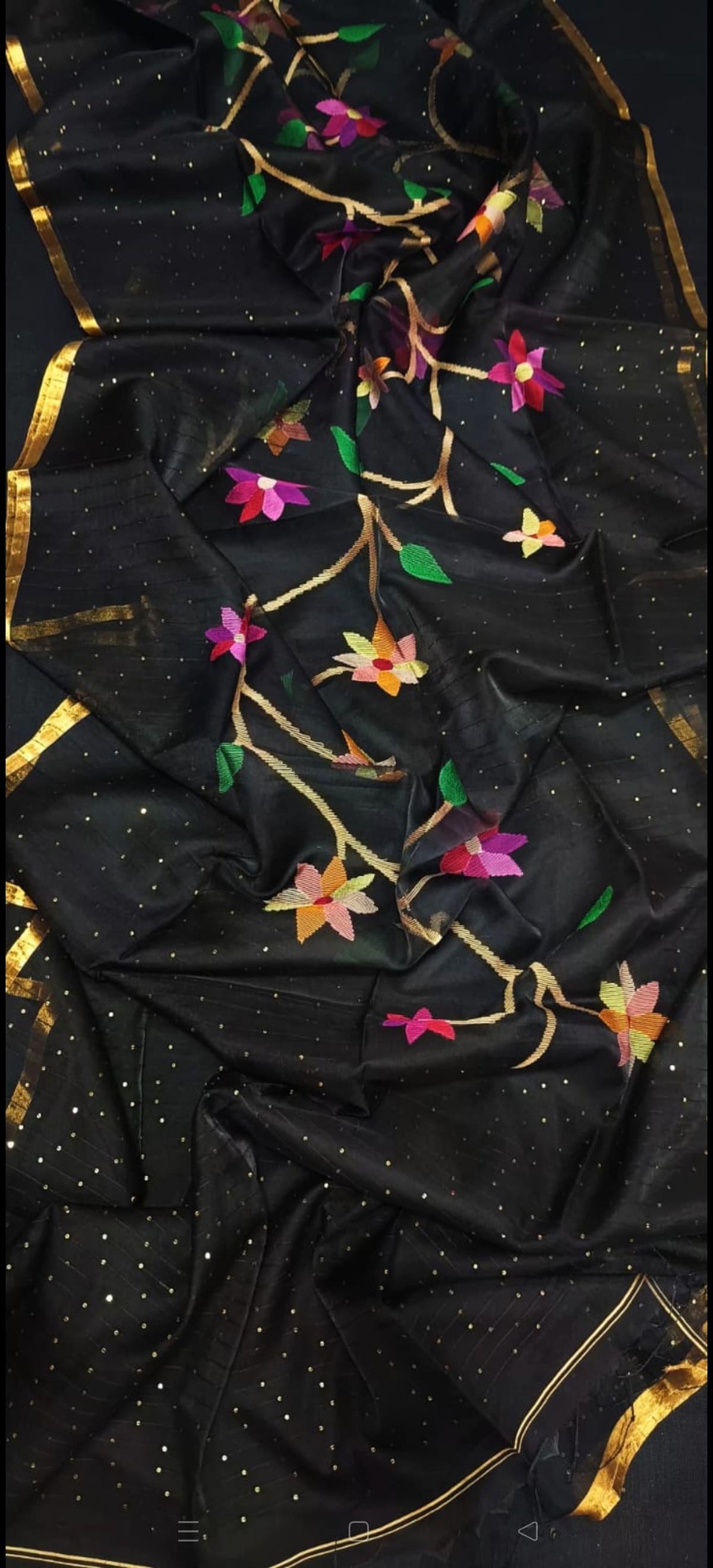 Ushashi – The Sequin Detailed Floral Weaved Saree