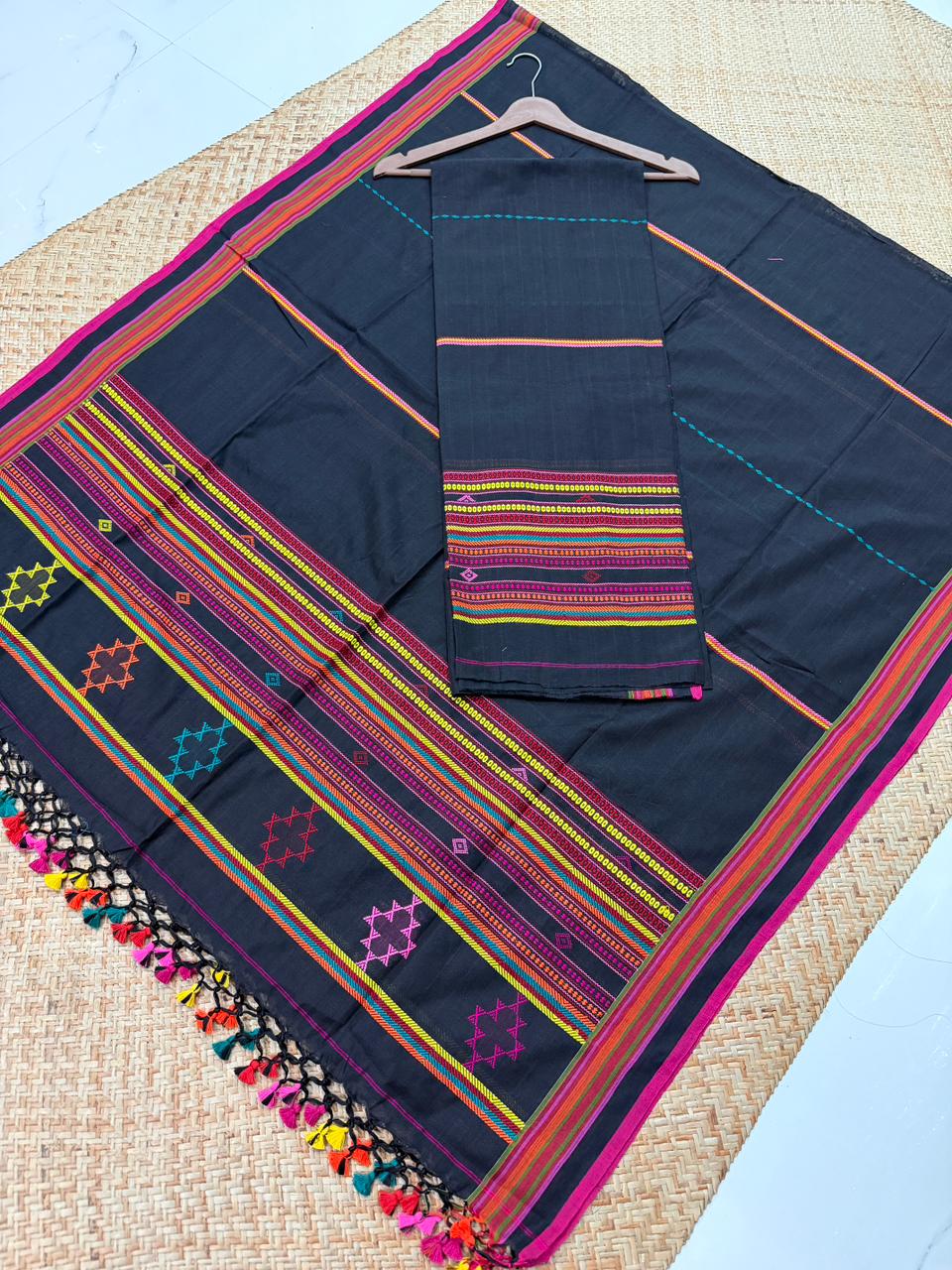 Bhujodi Jamdani pure cotton handwoven suit by Rihyaaz with 3 meter top and 2.5 meter dupatta.