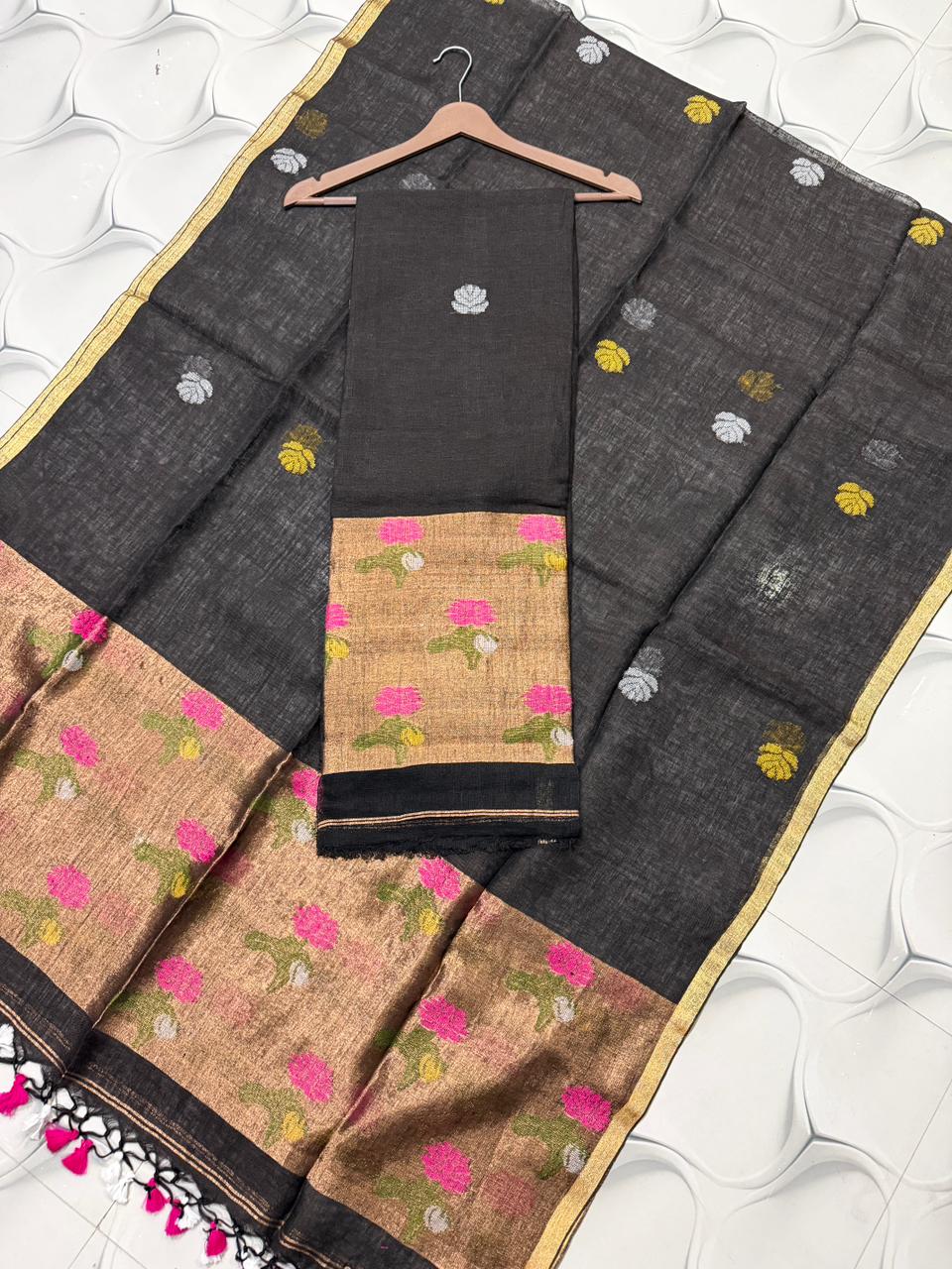 Nusrat Linen Jacquard Palla Jamdani Saree by Rihyaaz featuring an elegant handwoven jacquard palla, premium linen fabric, intricate Jamdani weaving, and a sophisticated traditional design suitable for festive, ethnic, and contemporary occasions.