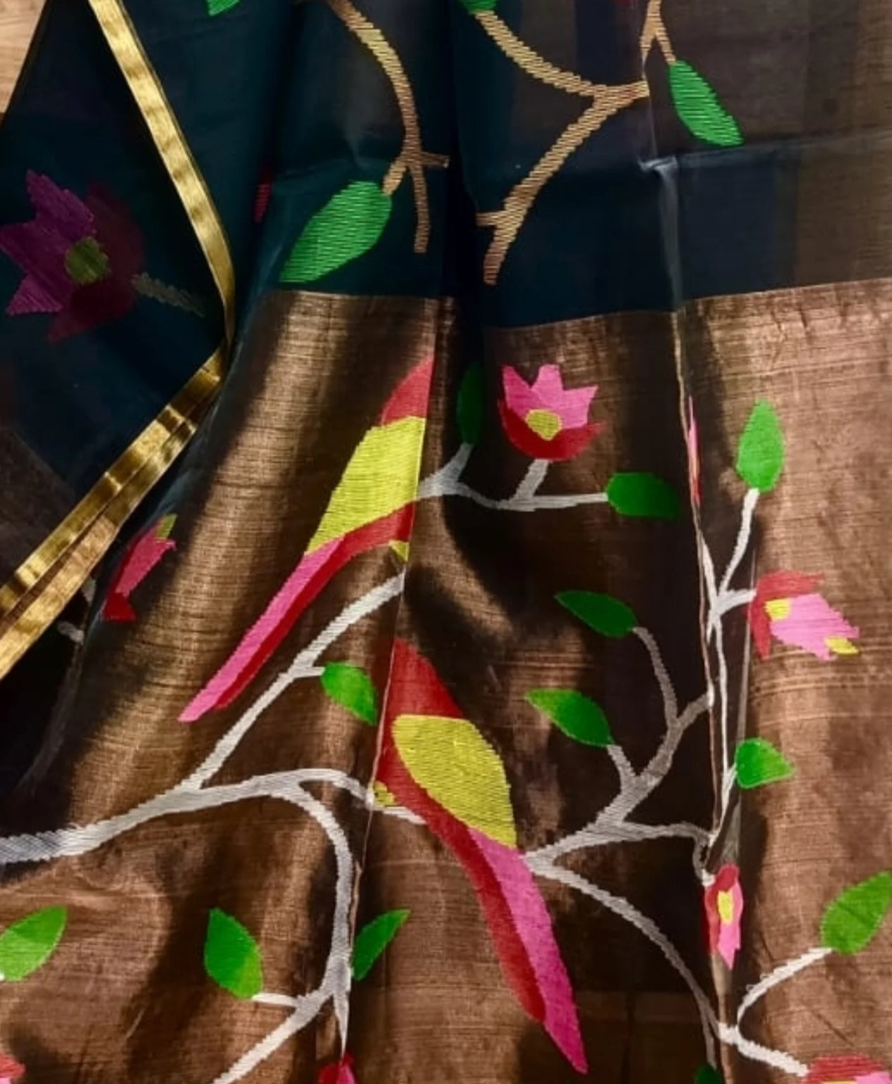Shakuntala Muslin bird motif all-over weaved jamdani saree with paithani palla by Rihyaaz