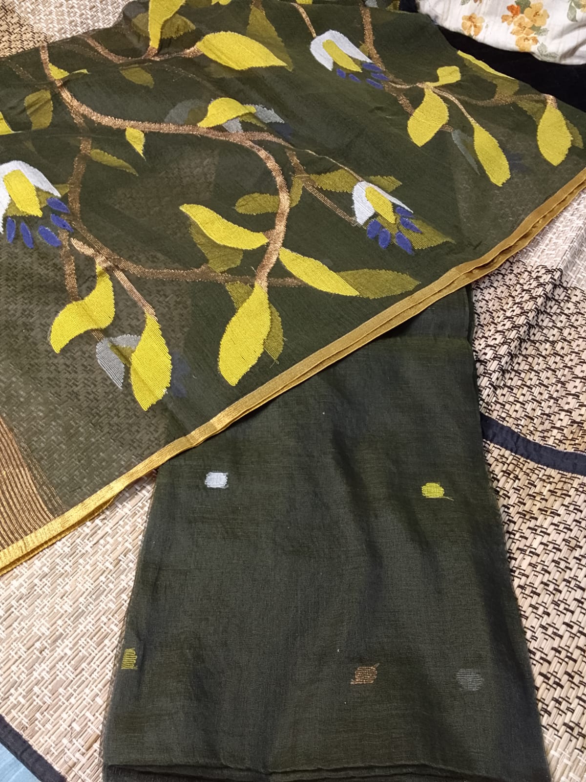 Madhabilata muslin cotton handwoven Needle Jamdani suit with intricate jaal-weaved dupatta by Rihyaaz