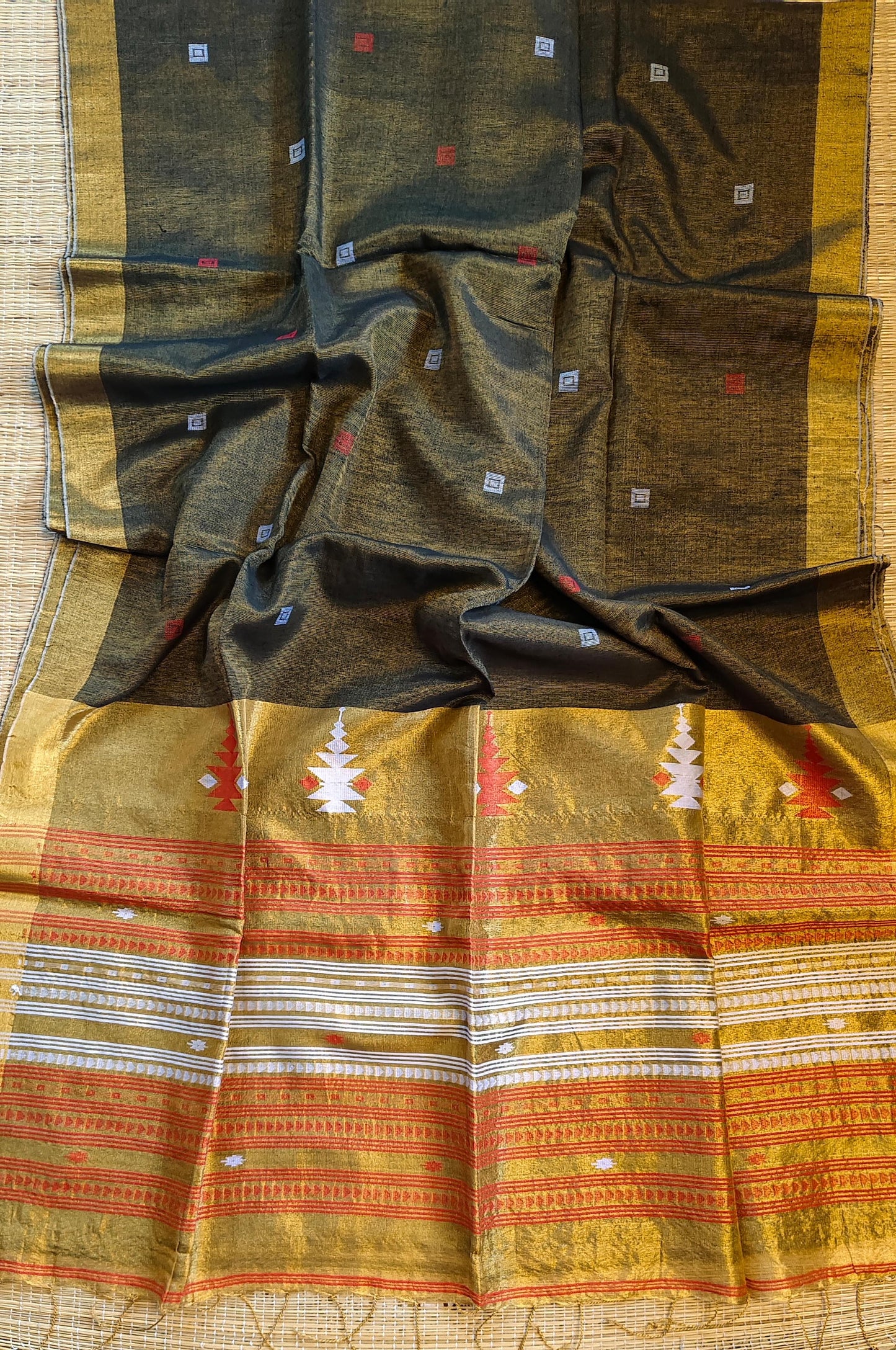 Pure tissue cotton handloom Paithani design saree with beautiful golden selvage and running blouse piece by Rihyaaz.