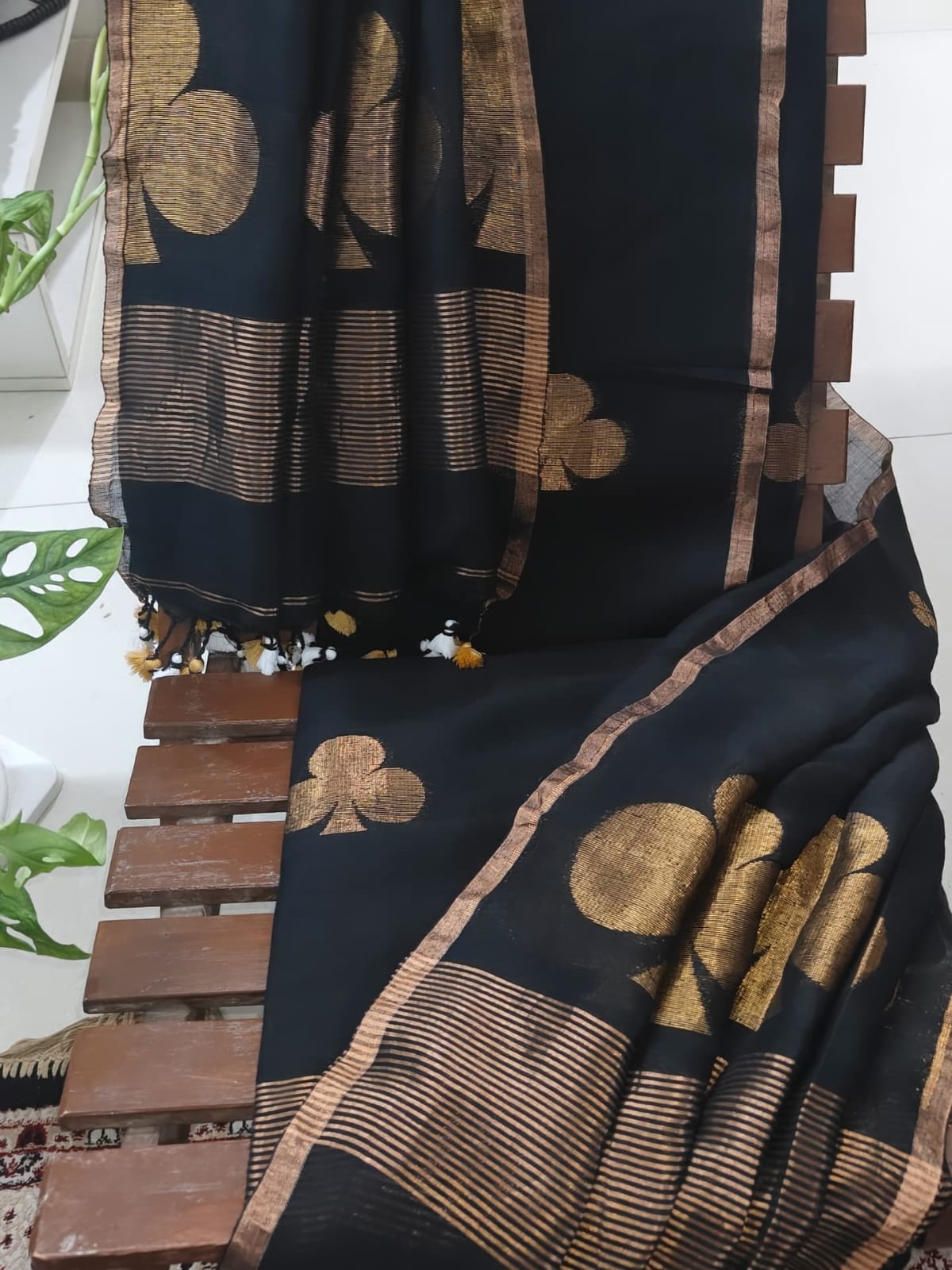 Chiri silk linen zari weaved suit with matching 2.5 x 2 metre dupatta by Rihyaaz, available in multiple colours and ready to dispatch.