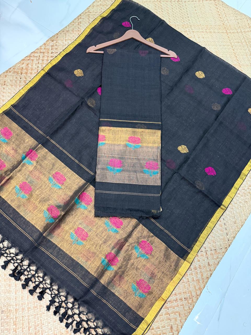 Rihyaaz Zul Zari Patta linen suit set with matching dupatta, showcasing elegant zari detailing and traditional Indian handloom-inspired craftsmansh