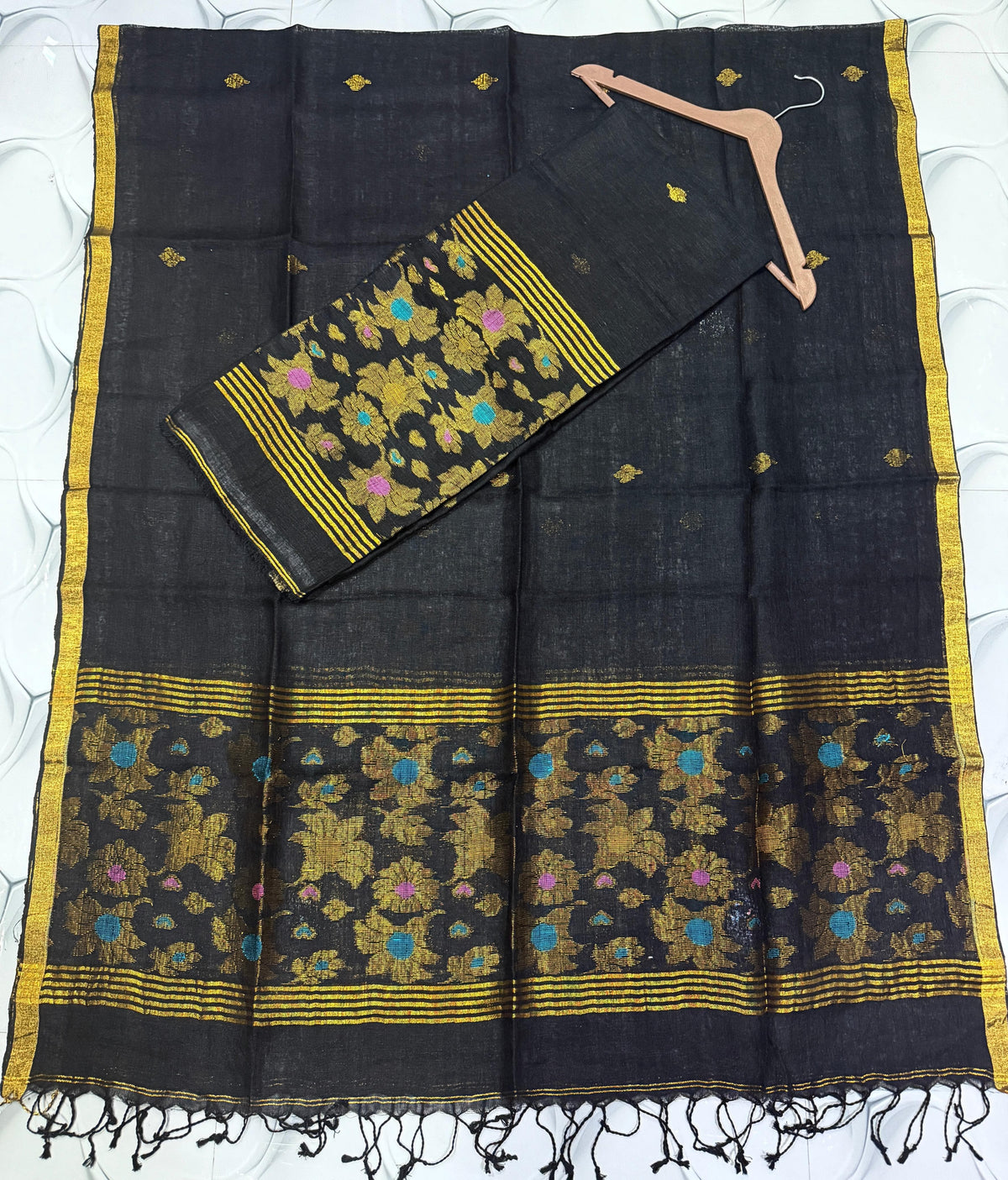Black zari weaved pure linen Jamdani suit set with 2.6 meter top and 2.5 meter Tassels dupatta by Rihyaaz 
