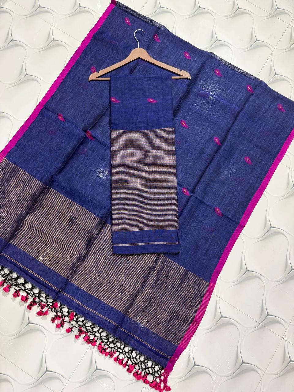 Nethra linen zari patta Jamdani suit by Rihyaaz, featuring a refined linen texture, delicate zari patta detailing and elegant traditional Jamdani craftsmanship.