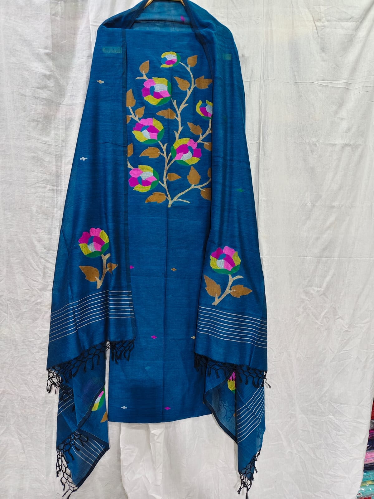 Poppy Mul cotton handloom suit with beautiful floral motifs, woven in soft Mulcotton Tantuj fabric by Rihyaaz.