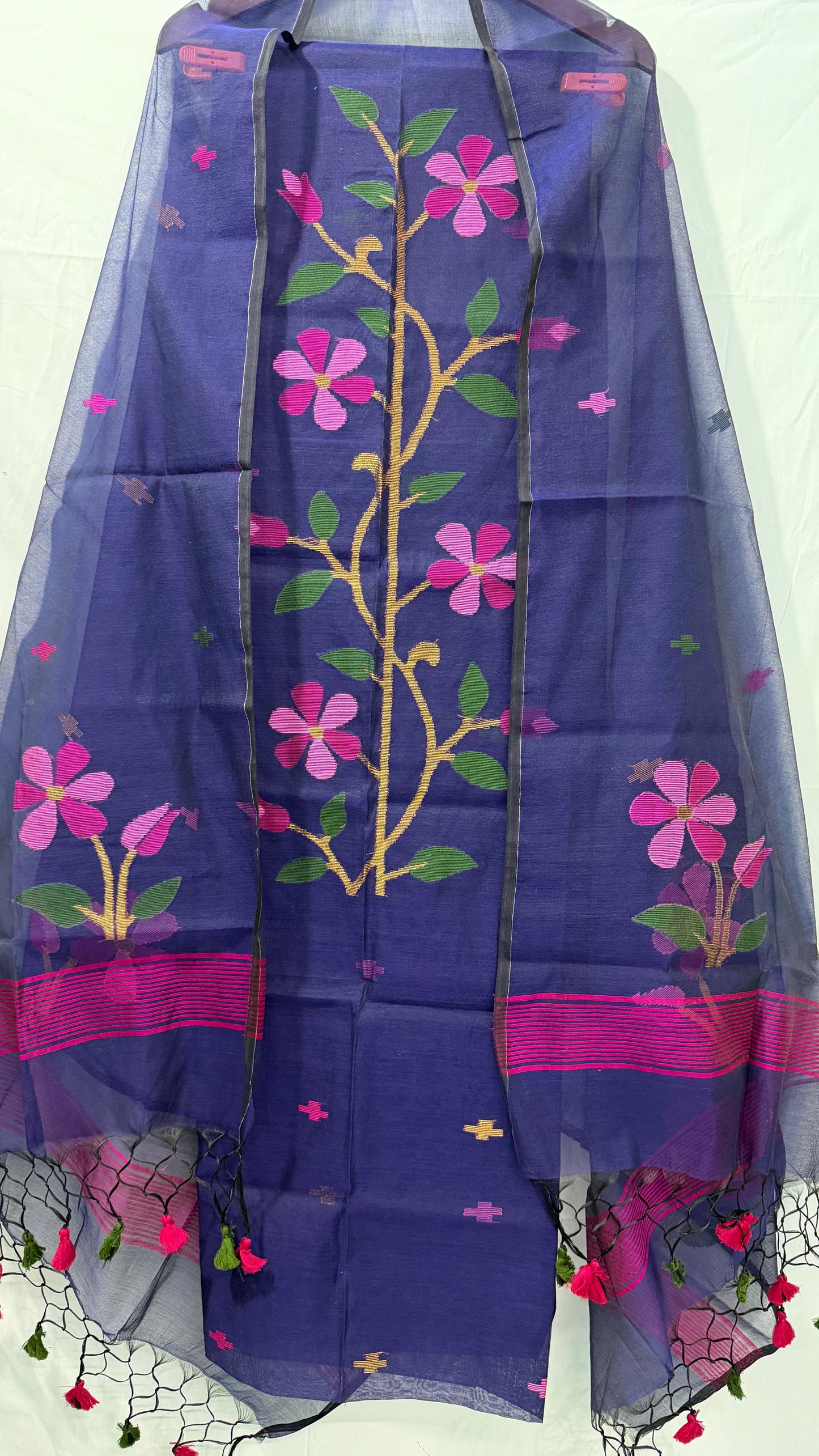 Rihyaaz Muslin Jamdani suit with handwoven detailing, 2.5 meter top and 2.5 meter tassel-finished dupatta.
