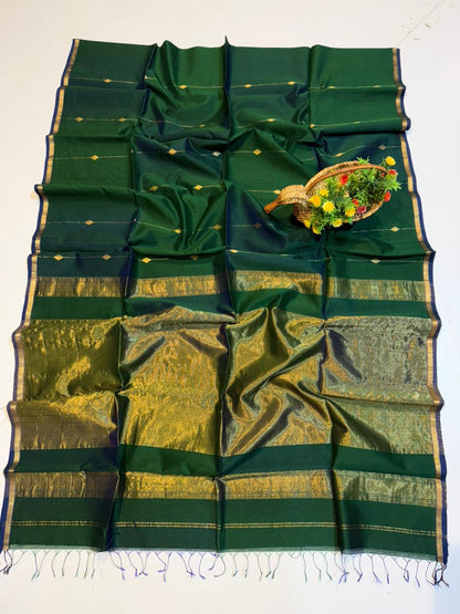 Noor, bottle green premium silk dual-tone Maheshwari saree by Rihyaaz Fashions, blending traditional Indian handloom elegance with timeless festive styling.