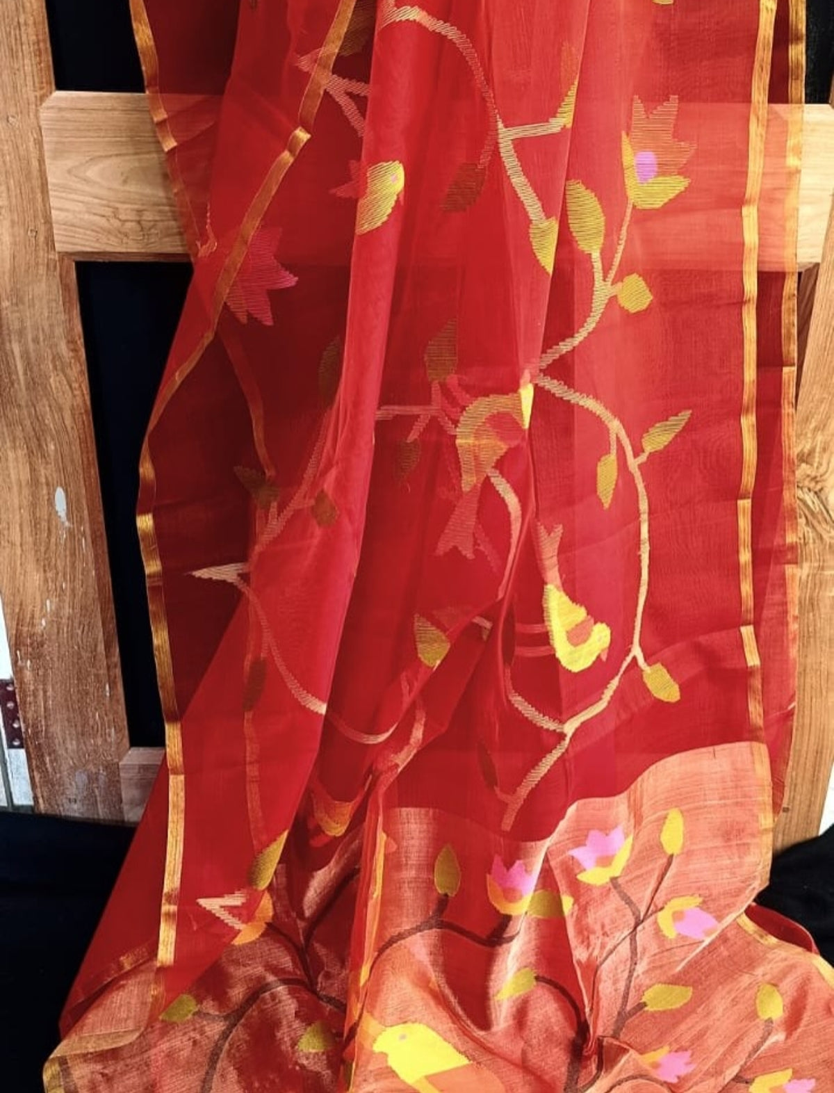 Shakuntala Muslin bird motif all-over weaved jamdani saree with paithani palla by Rihyaaz