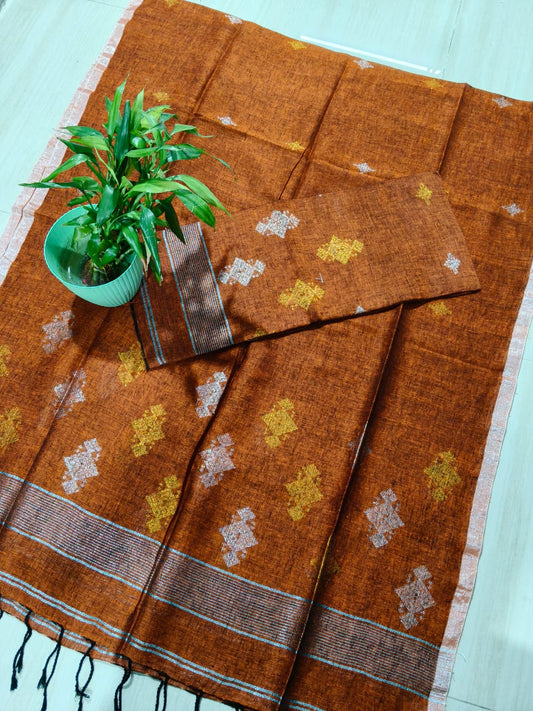 Inca Pure Linen Saree with Intricate dual zari weaving by Rihyaaz – elegant premium linen saree with a lightweight, breathable texture and graceful traditional drape.