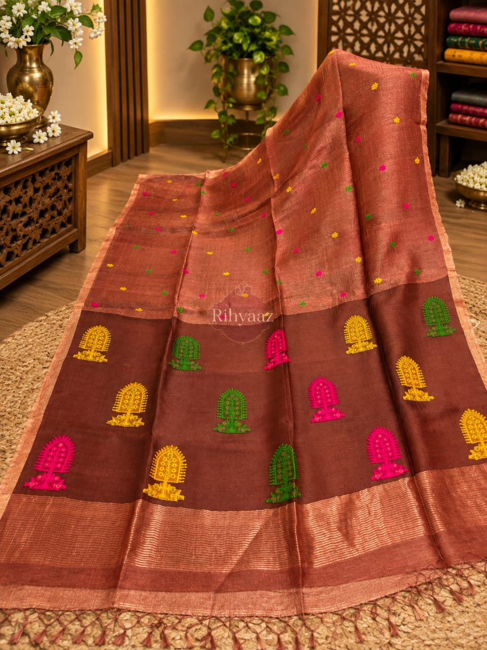 Mukut brown linen silk handwoven Jamdani saree by Rihyaaz, featuring elegant handwoven Jamdani craftsmanship on premium silk-linen fabric.
