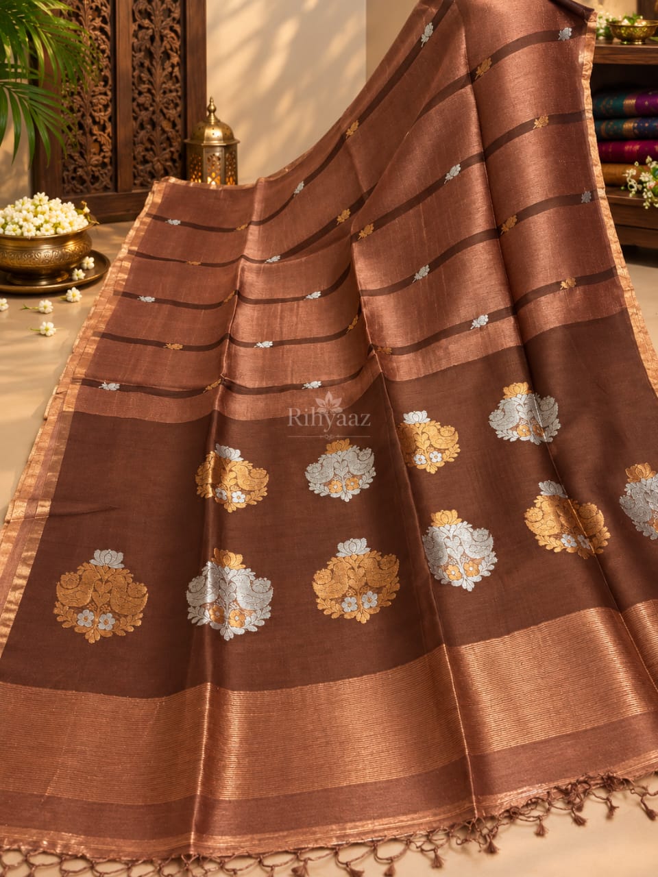 Aarti brown premium Resham by linen silk dual zari weaved Jamdani saree with intricate handwoven Jamdani detailing by Rihyaaz Fashions