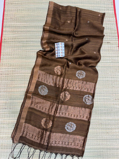 Mabesha by Rihyaaz – Handwoven Tussar by Tussar Jamdani saree with intricate needlework, elegant swan motifs, and matching running blouse piece.
