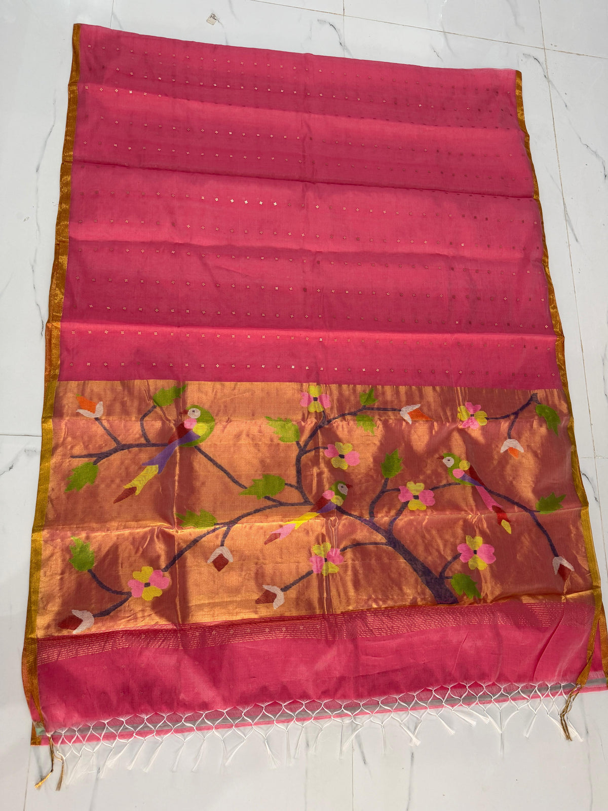 Tehni Coral sequin weaved Muslin Paithani saree by Rihyaaz, elegant traditional festive saree with intricate Paithani weaving and allover weaved sequin detailing.