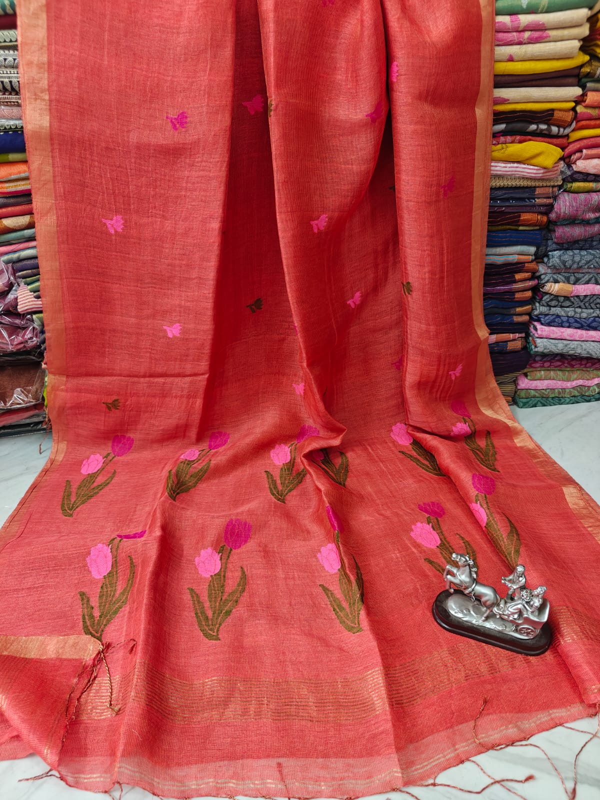 Lilac silk linen saree with intricate Jamdani weaved anchal by Rihyaaz, showcasing elegant traditional Indian handloom craftsmanship.