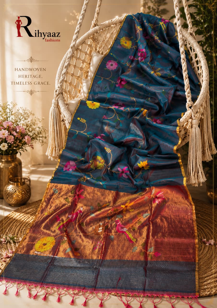 Anushua dark blue Muslin Silk Paithani Palla Jamdani saree with intricate floral and bird weave by Rihyaaz.