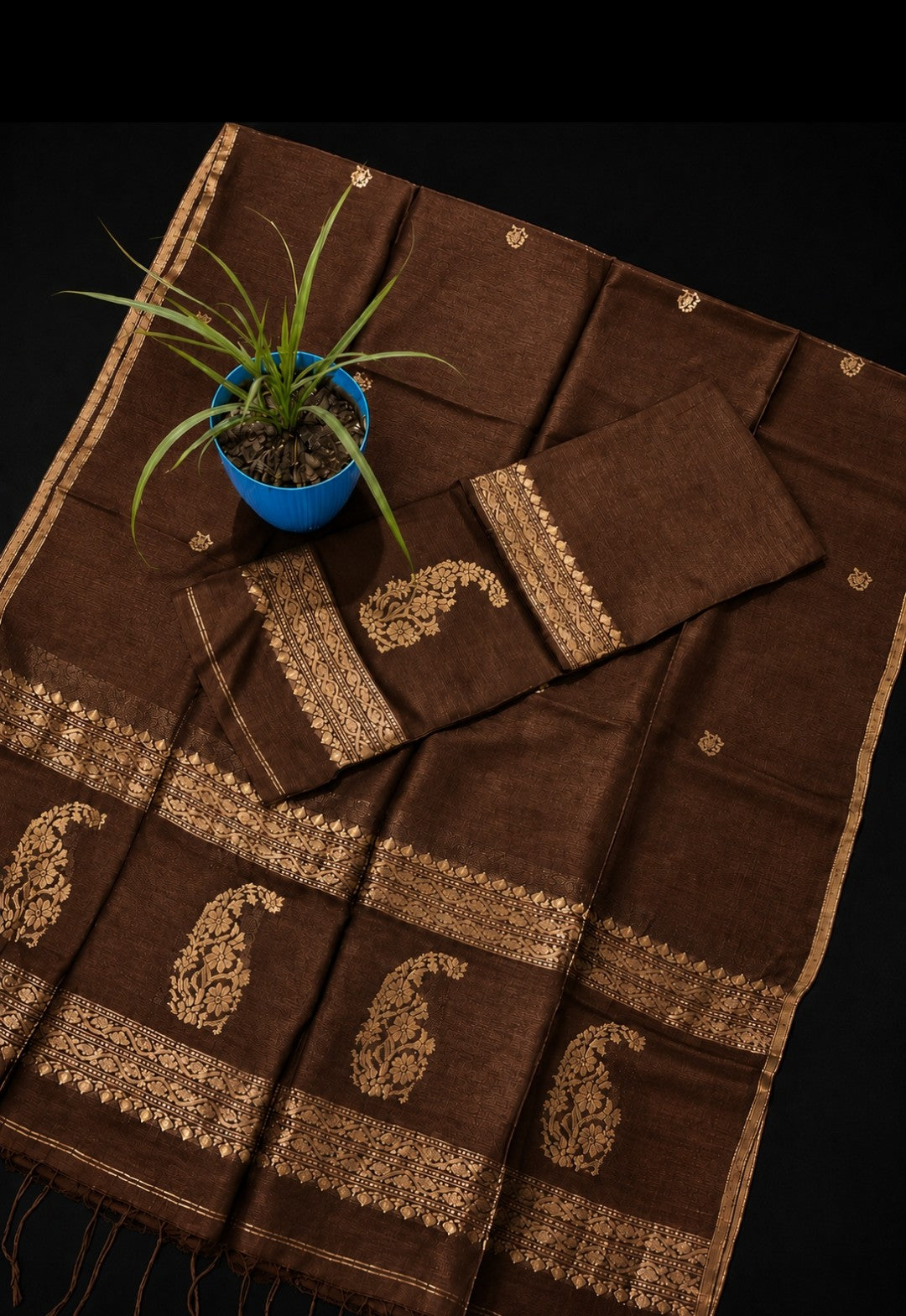 Mahira Silk Linen Kadhuwa Banarasi Weaving Suit by Rihyaaz featuring luxurious traditional Banarasi weaving, premium silk linen fabric, elegant ethnic wear for weddings, festive occasions, and celebrations.