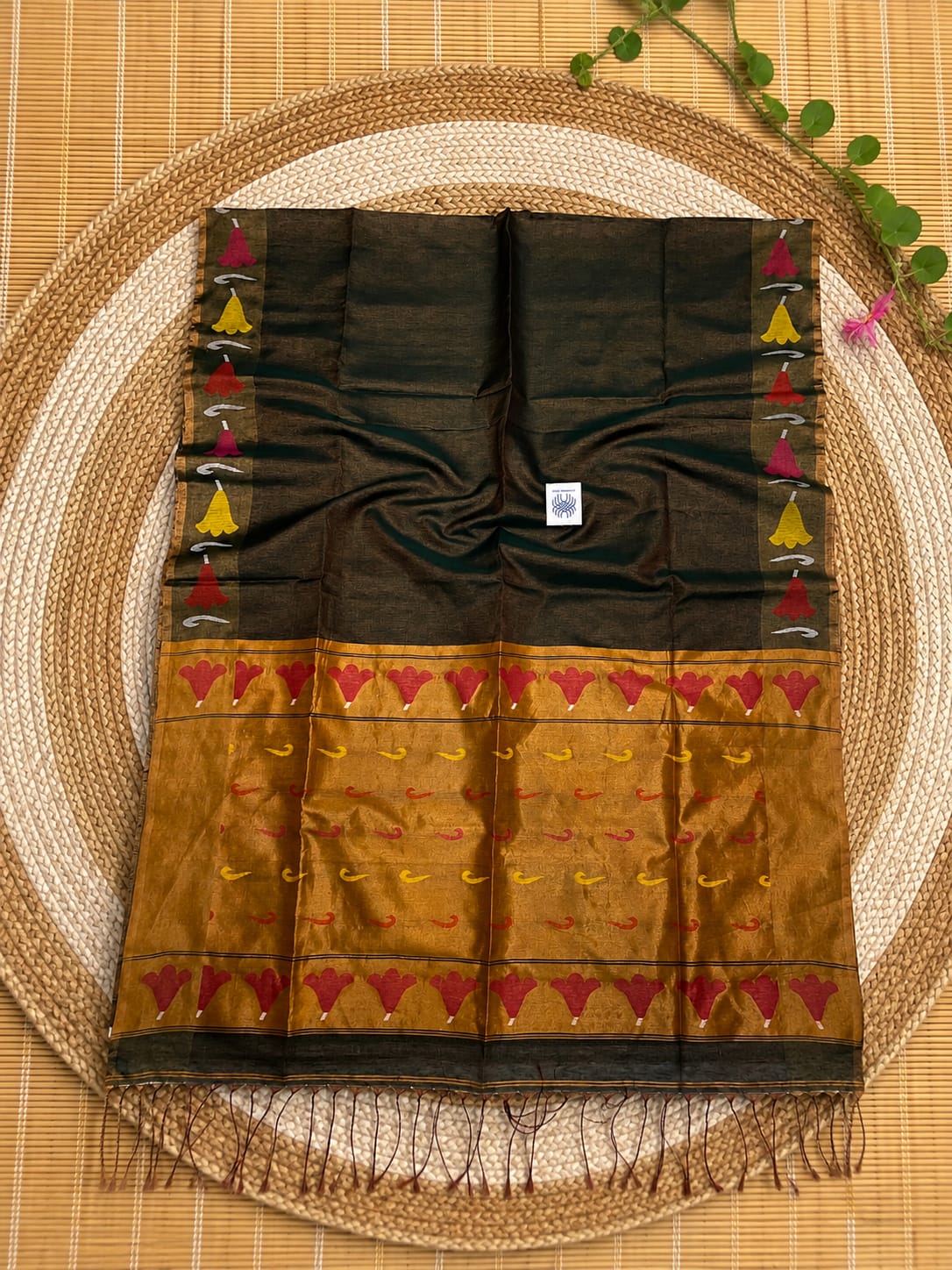 Taish authentic premium quality soft tissue linen handloom Jamdani saree with running blouse piece by Rihyaaz