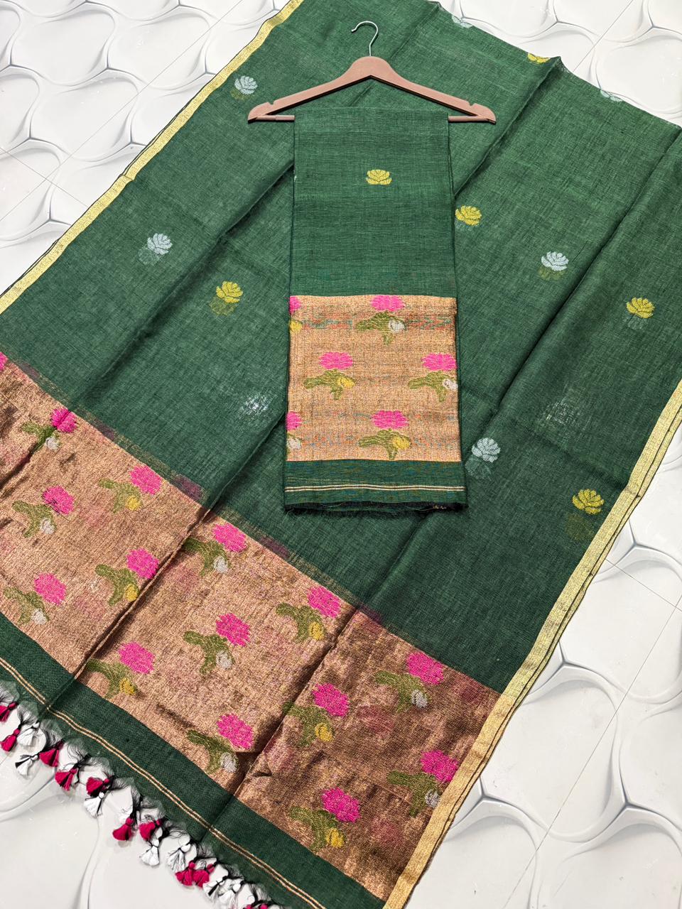 Nusrat Linen Jacquard Palla Jamdani Saree by Rihyaaz featuring an elegant handwoven jacquard palla, premium linen fabric, intricate Jamdani weaving, and a sophisticated traditional design suitable for festive, ethnic, and contemporary occasions.