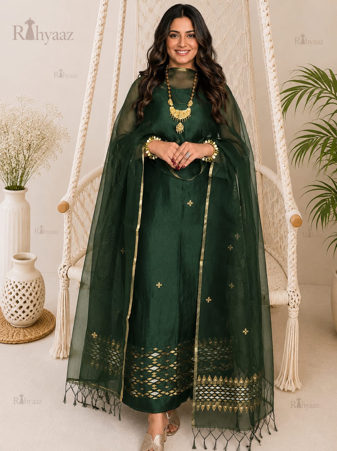Abha by Rihyaaz – Silk linen dual zari Jamdani weaved suit with an elegant resham dupatta, handcrafted ethnic wear featuring traditional weaving and premium festive craftsmanship.