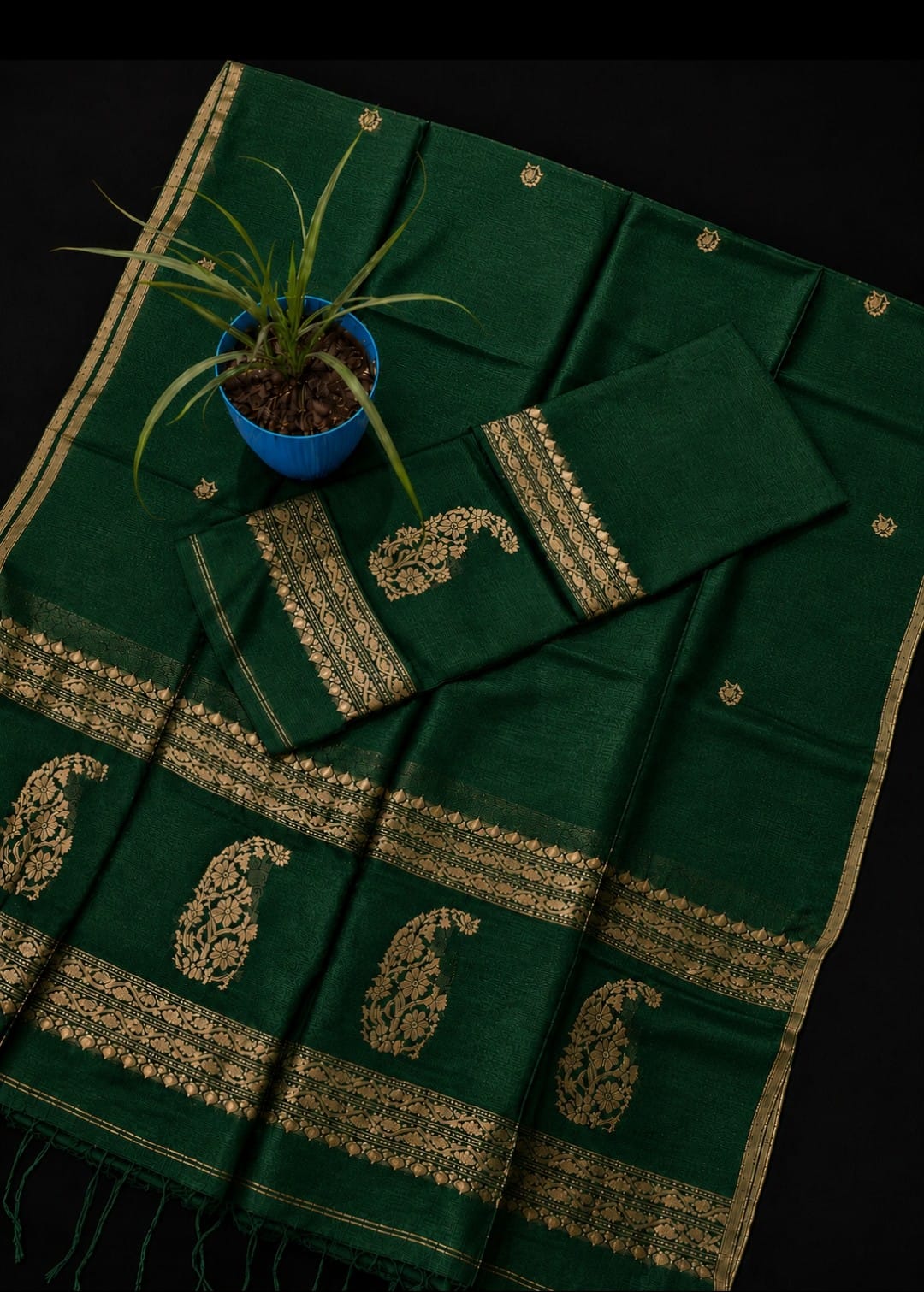 Mahira Silk Linen Kadhuwa Banarasi Weaving Suit by Rihyaaz featuring luxurious traditional Banarasi weaving, premium silk linen fabric, elegant ethnic wear for weddings, festive occasions, and celebrations.