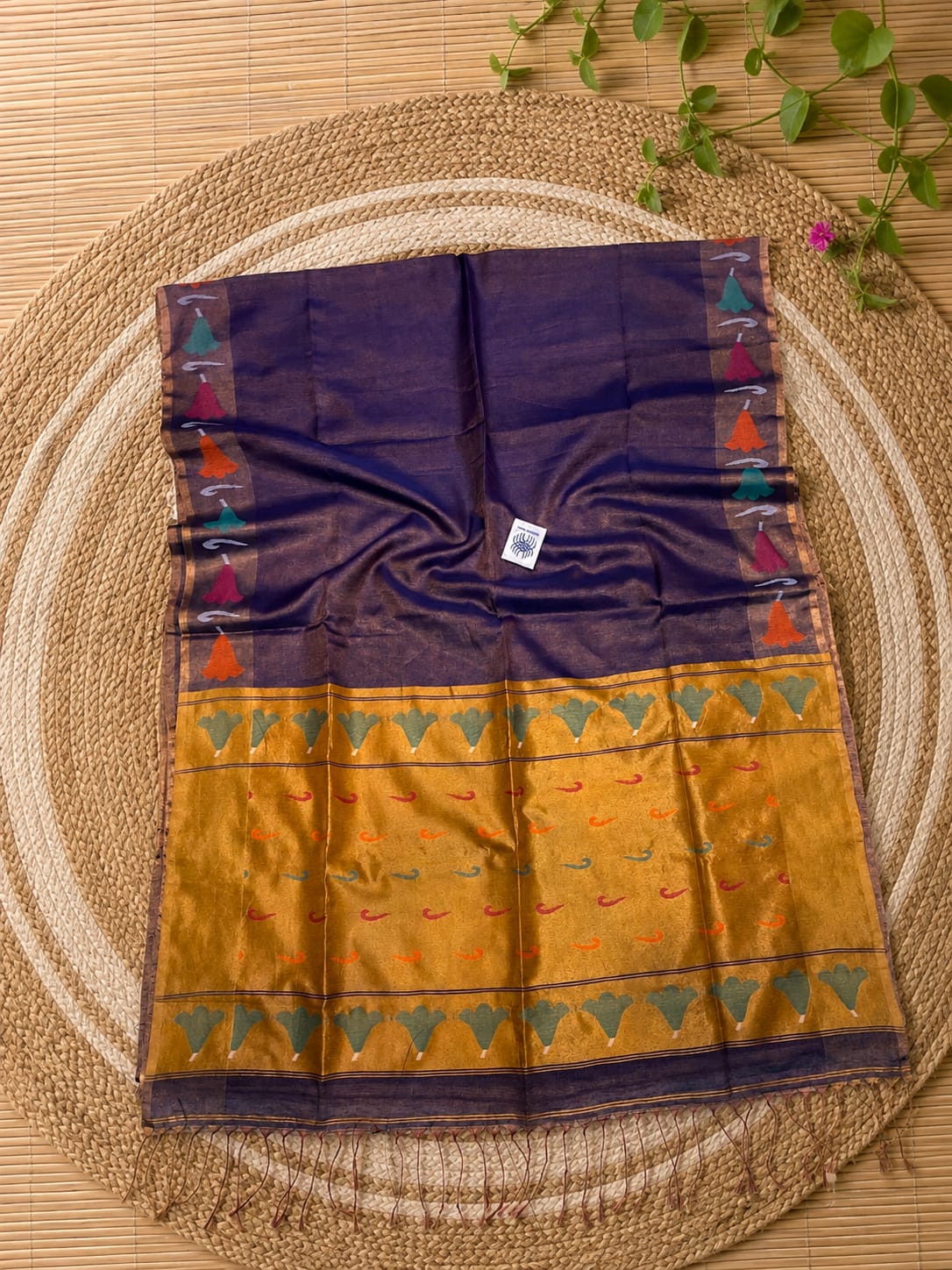 Taish authentic premium quality soft tissue linen handloom Jamdani saree with running blouse piece by Rihyaaz