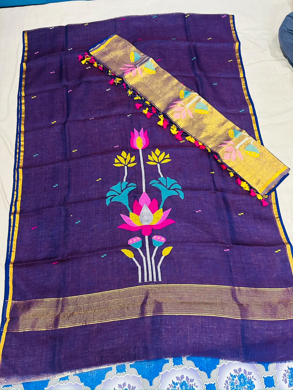 Linen Jamdani suit set by Rihyaaz featuring 2.5 metre top fabric and dupatta, showcasing elegant traditional Jamdani weaving and handcrafted ethnic design.