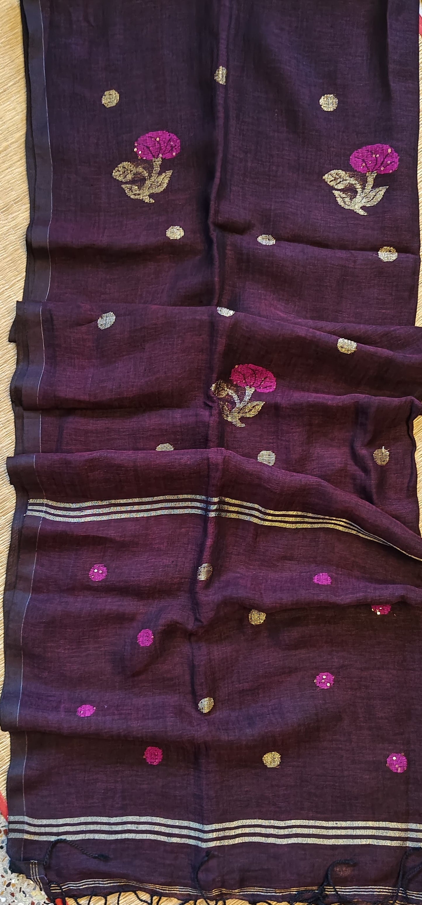 Rukh Pure Linen by Linen handwoven floral motif Jamdani saree with sequence work on motifs and pallu, needlework butta and blouse piece by Rihyaaz