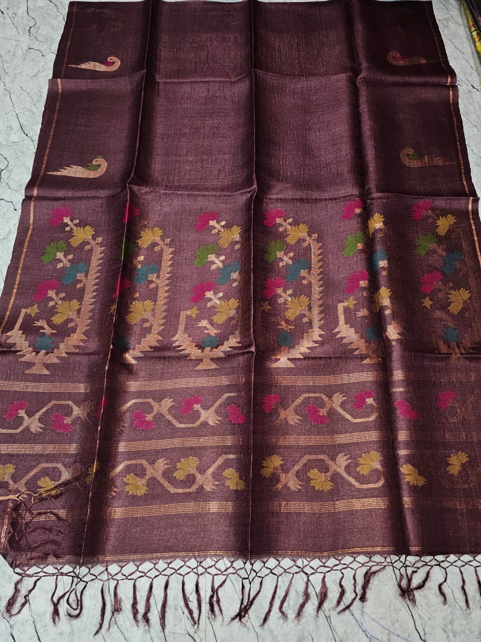 Rajeswari pure Tussar by Tussar hand-woven Jamdani saree with intricate needlework and floral motifs, and running blouse piece – Rihyaaz