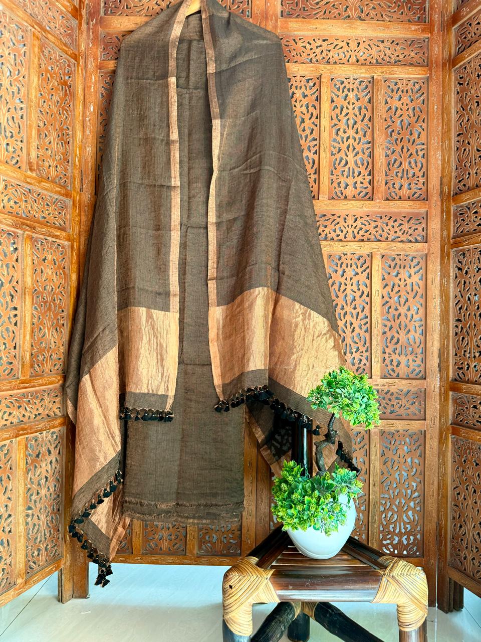 Premium broad zari palla dupatta with polka dot linen suit set in handcrafted ethnic design for festive and elegant wear.