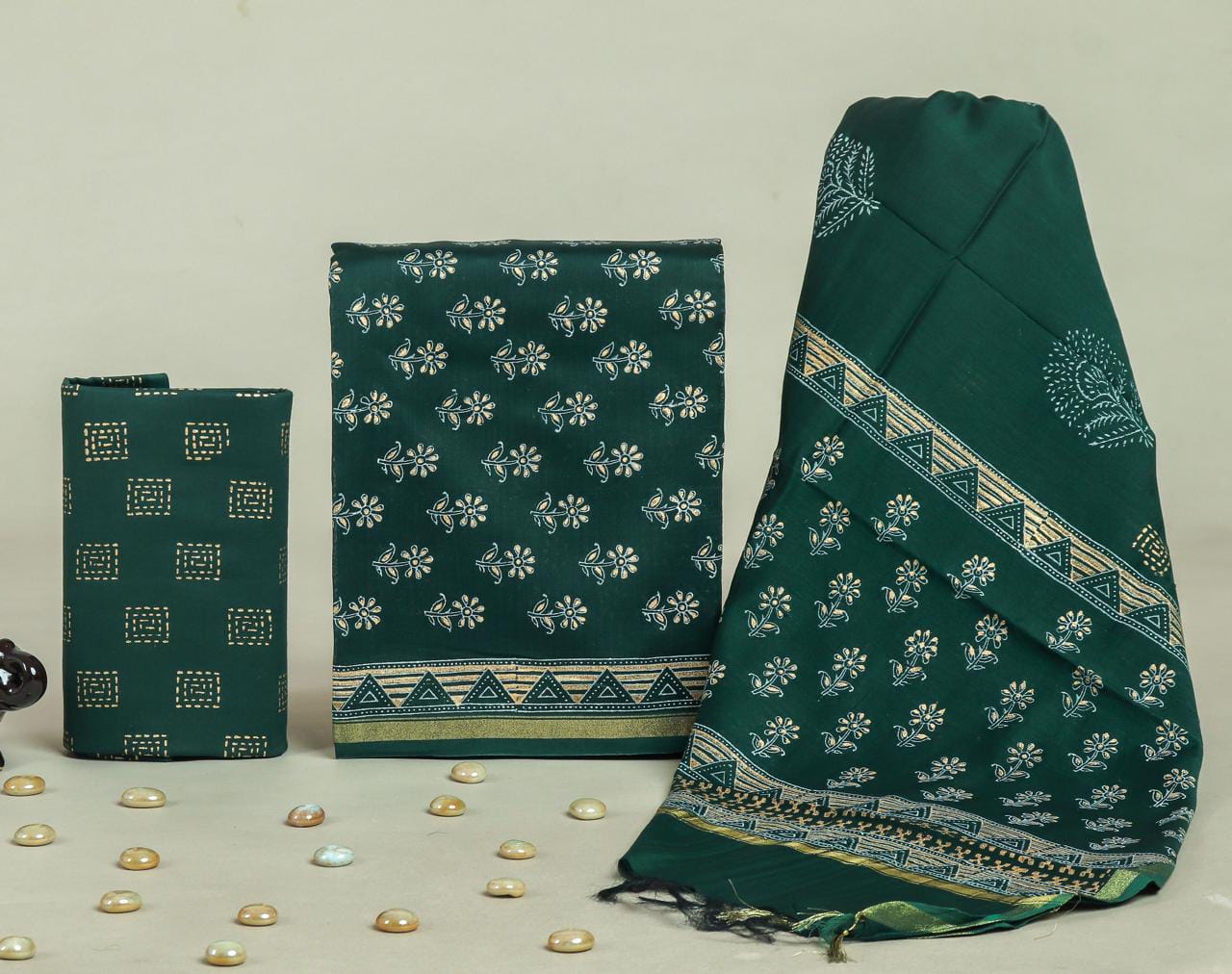 Royal Lady green Bagru hand block printed Chanderi silk suit set with pure Chanderi silk dupatta and cotton bottom by Rihyaaz.