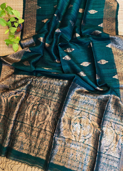 Premium pure Matka silk Benarasi saree with running Matka blouse piece by Rihyaaz
