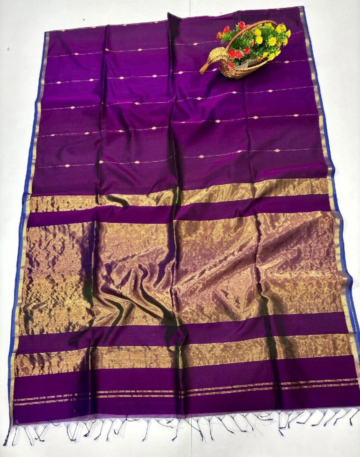 Noor, deep purple premium silk dual-tone Maheshwari saree by Rihyaaz Fashions, blending traditional Indian handloom elegance with timeless festive styling.