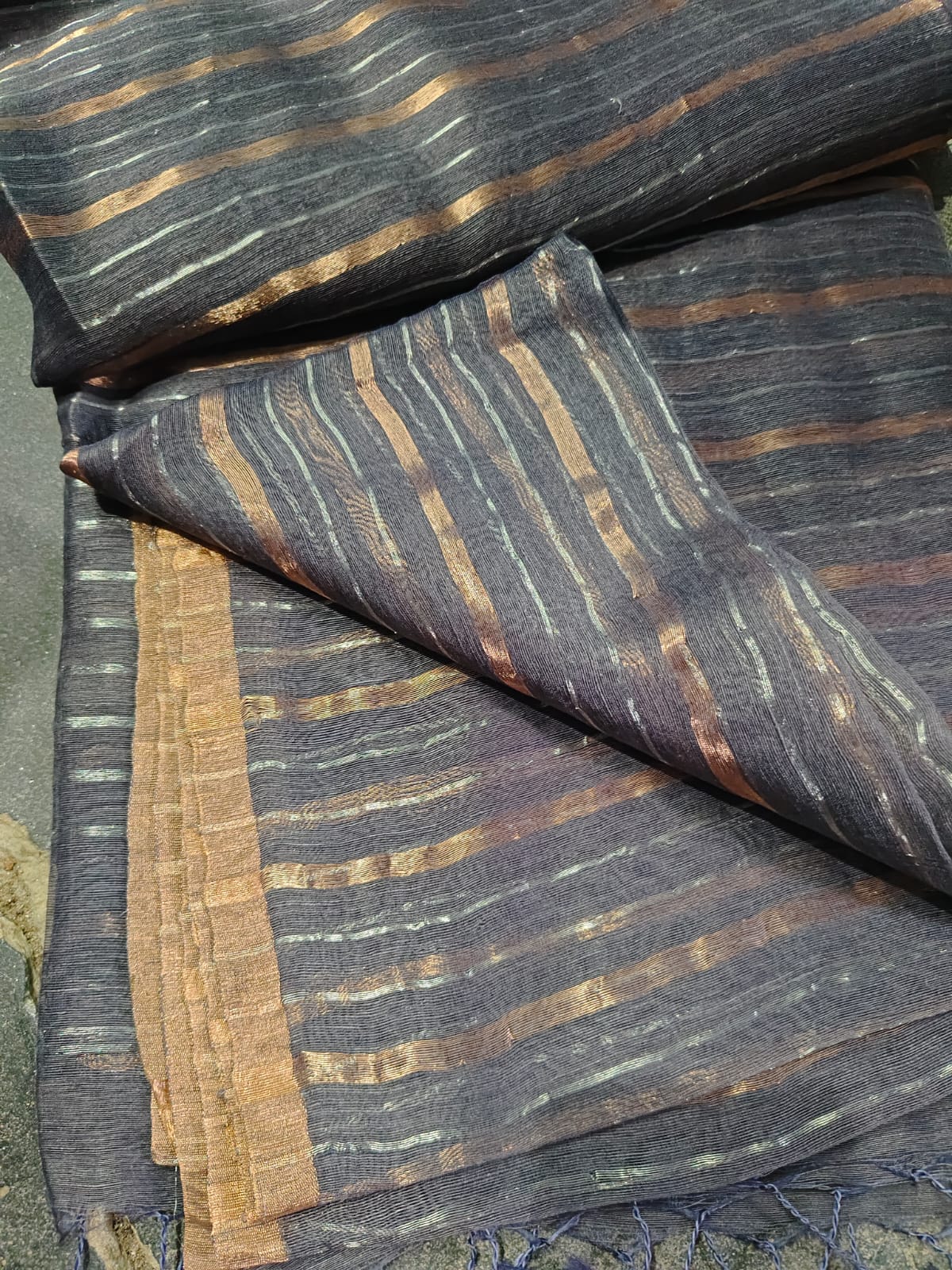 Shaam Resham Dual Zari Stripe Silk Linen Saree by Rihyaaz Fashions, premium handwoven silk linen saree with elegant resham and dual zari stripe detailing.