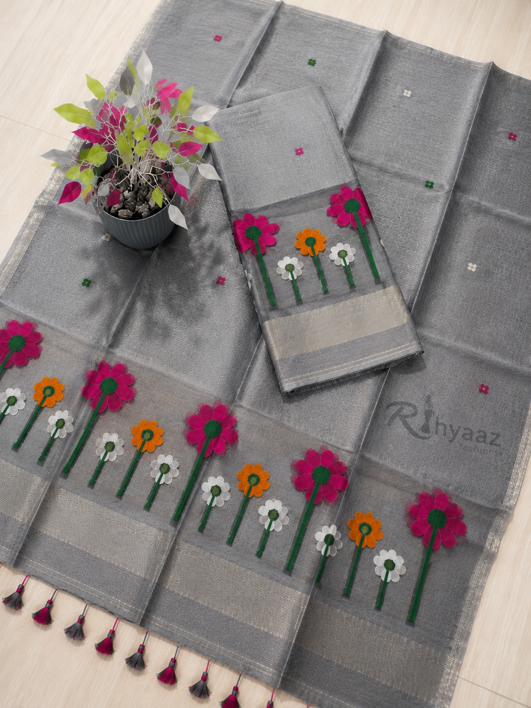 Phool - Resham Palla Silk Linen Jamdani Suit by Rihyaaz featuring handwoven Jamdani motifs, elegant resham palla, premium silk linen fabric, and timeless ethnic craftsmanship for festive and occasion wear.