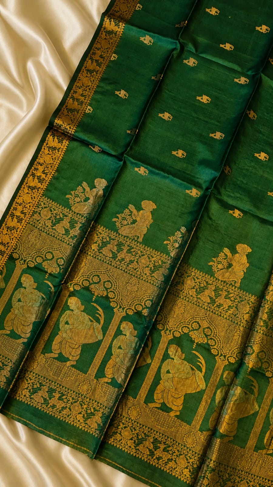 Dhakai exclusive pure Bengal tussar silk saree featuring elegant Tussar Swarnachuri weave, paired with a running blouse piece, from Rihyaaz’s premium handloom collection.