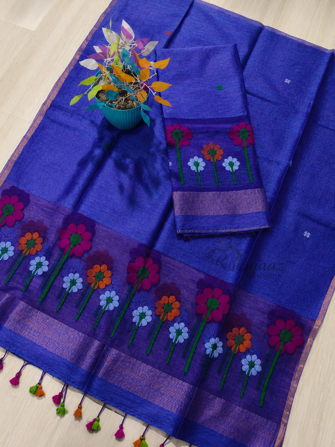 Phool - Resham Palla Silk Linen Jamdani Suit by Rihyaaz featuring handwoven Jamdani motifs, elegant resham palla, premium silk linen fabric, and timeless ethnic craftsmanship for festive and occasion wear.